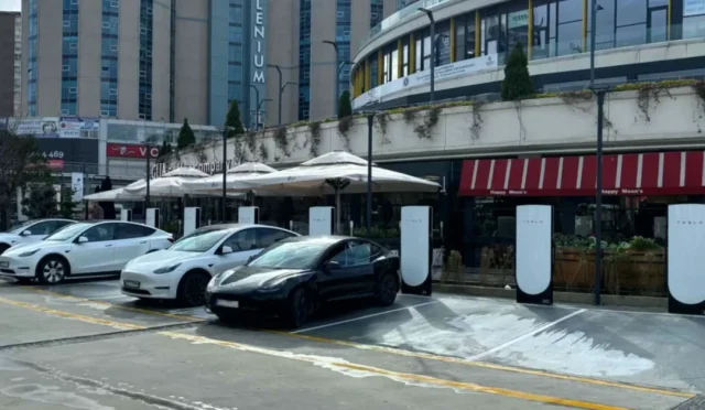 Tesla Supercharger İstanbul'da Hizmete Girdi! Elektrikli Araç Şarj Ağı Genişliyor
