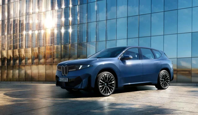 Yeni BMW iX3 Türkiye'de! 805 KM Menzili ve Fiyatıyla Şaşırtıyor