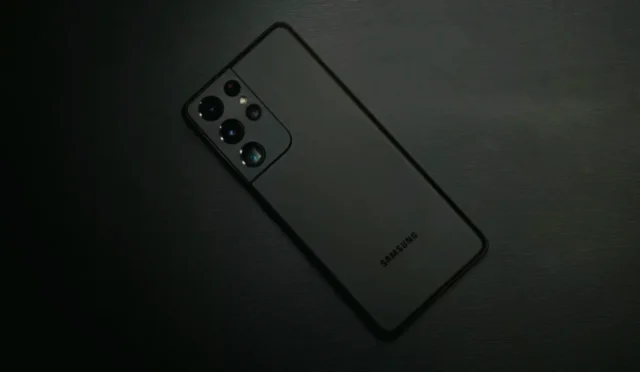 Samsung'a Şok Dava! Galaxy S22 Kullanıcıları Çileden Çıktı