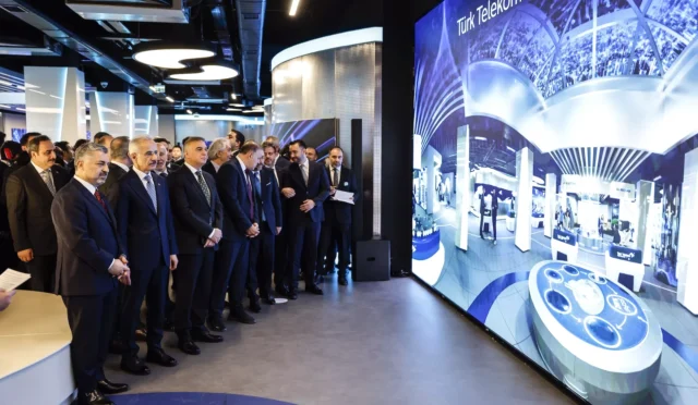 Türk Telekom'dan 5G Hamlesi: Teknoloji Merkezi Açıldı, Sektörde Yeni Dönem!