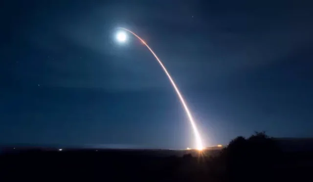 ABD'den Kıtalararası Füze Şovu: Nükleer Güç Mesajı mı?