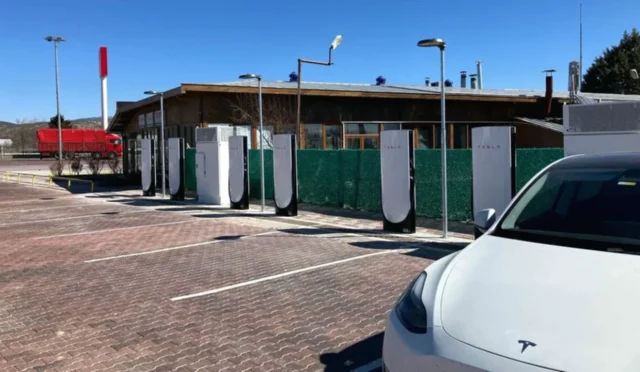 Tesla Isparta Supercharger İstasyonu Açıldı: Elektrikli Araçlar Şahlanıyor!