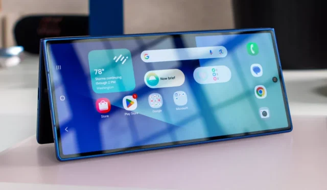 Galaxy Z Wide Fold Geliyor: iPhone Fold Rakibini Sarsacak!