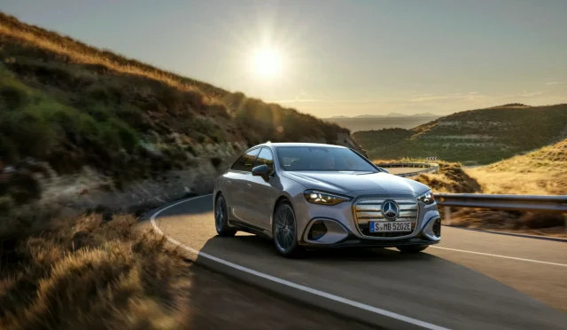 Mercedes Elektrikli C Serisi ile Pazarı Sarsacak: Menzil ve Şarj Süresiyle Rakiplerine Gözdağı!