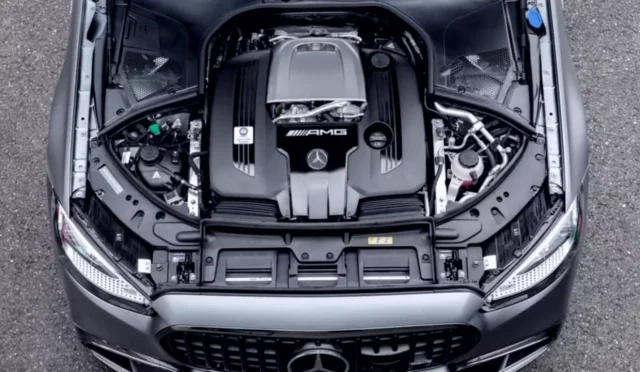 Mercedes-AMG'den V8 Bombası: Motorlar Geri Döndü, Rakipler Titriyor!