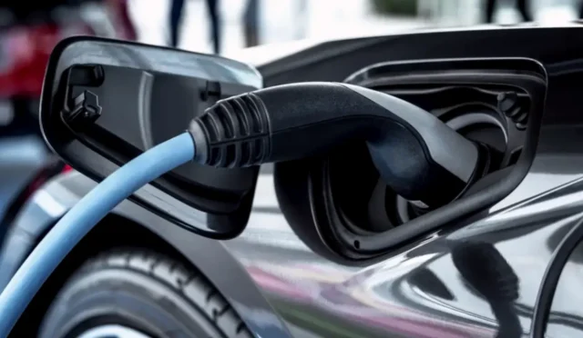 Elektrikli Araç Kiralama Devrimi: 2026'da Benzinli Araçlara Veda mı?