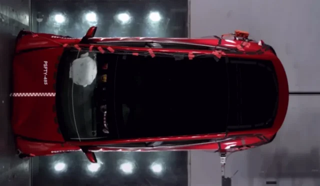 Tesla'dan Devrim Niteliğinde Güvenlik Güncellemesi: Hava Yastıkları Artık Daha Akıllı!